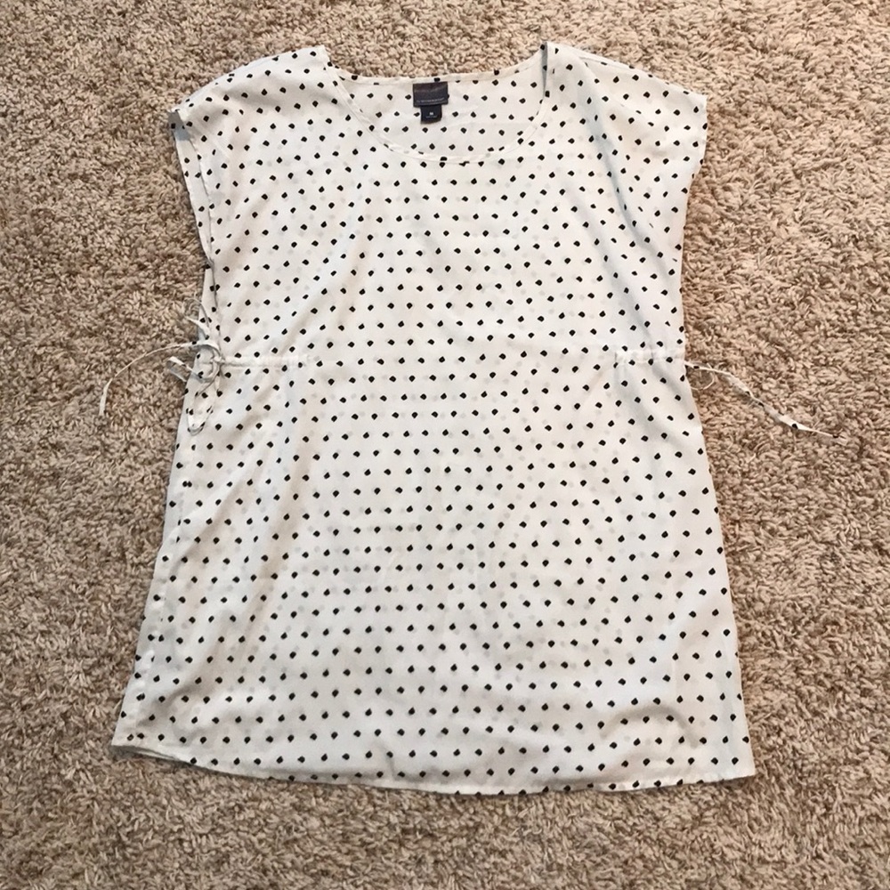 Polka dot maternity shirt